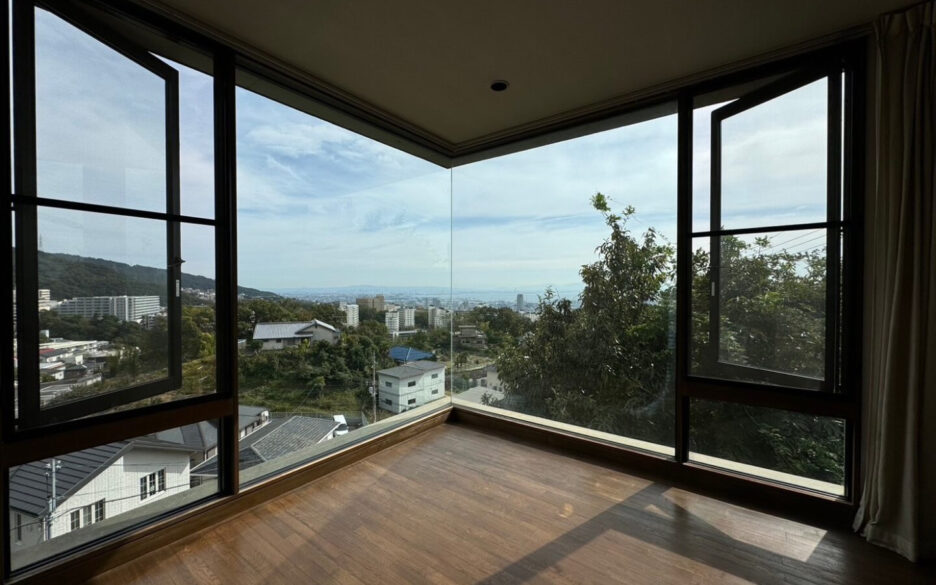 Architectural Gem with Panoramic Views of Kobe and Beyond