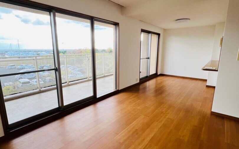 【Rented】Oceanfront apartment right in front of Shin Nishinomiya Yacht Harbor