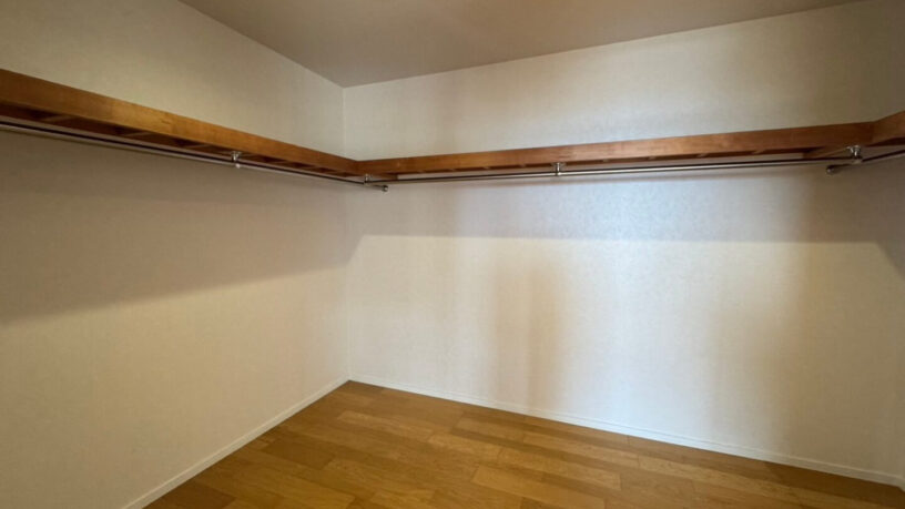 Master Bedroom - Walk-in-closet