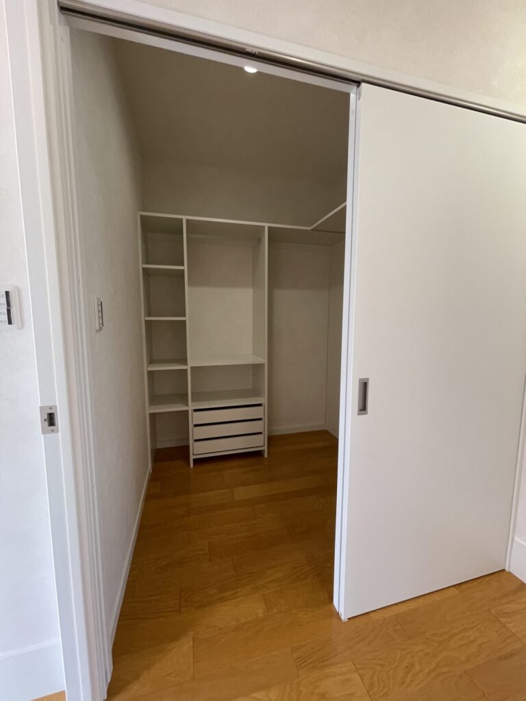 Storage (between Parlor and Living room)