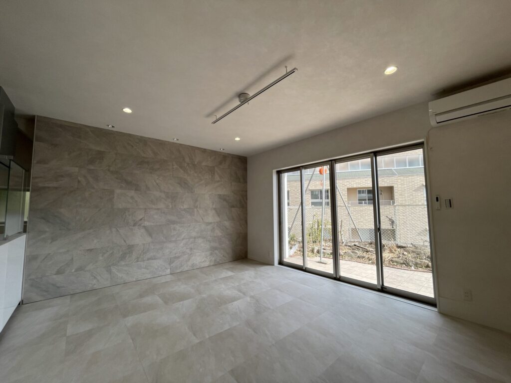 Living room - Dining area