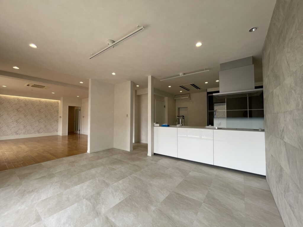 Living room - Dining area