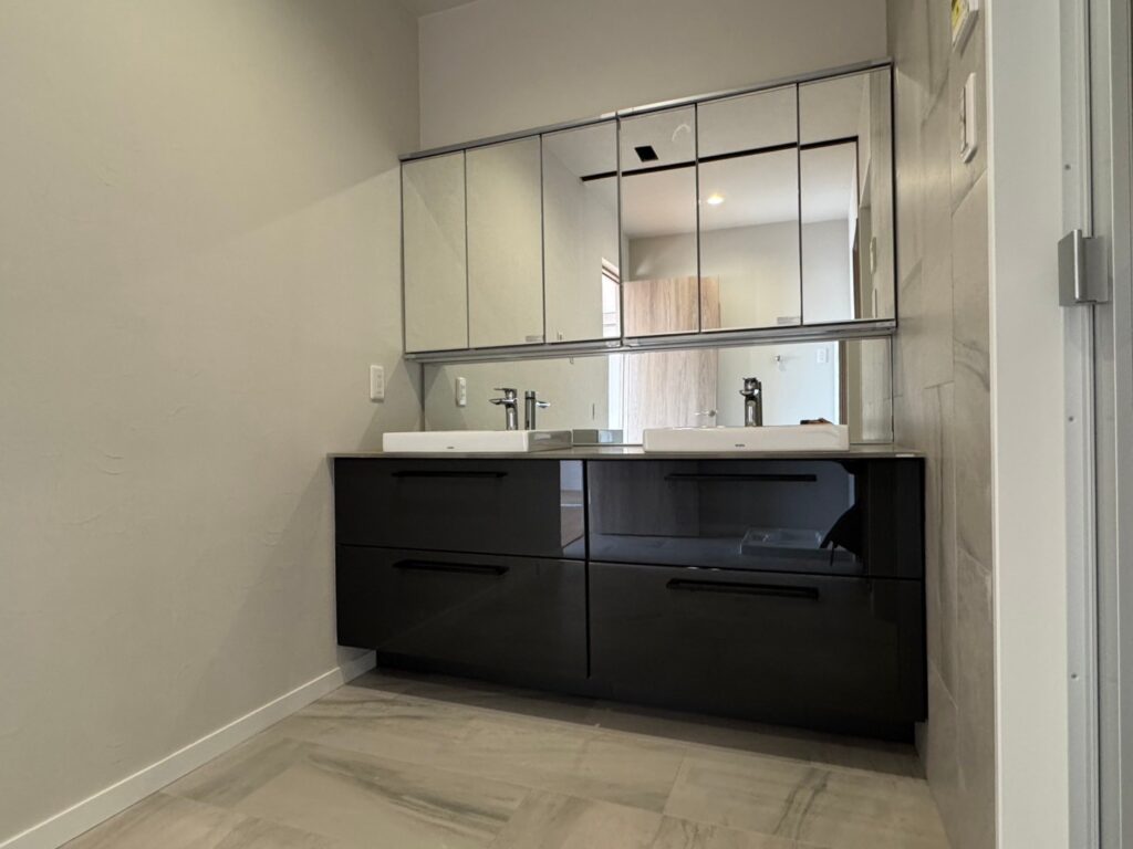 MBR Bathroom - Double bowl vanity