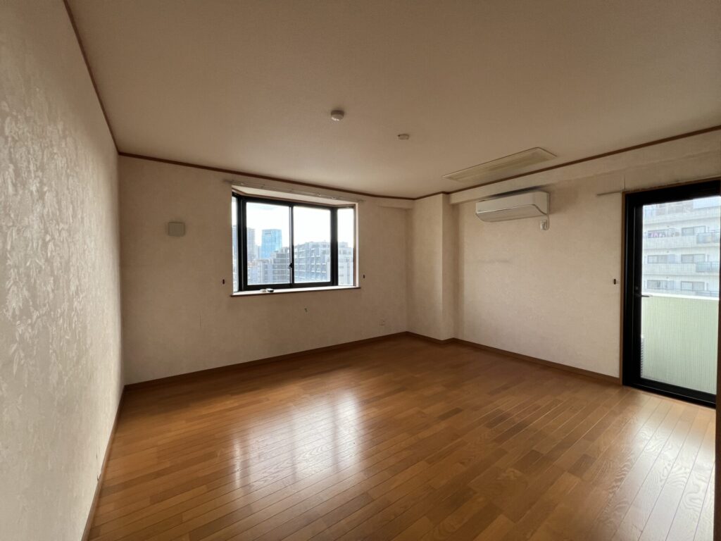 Bedroom 22.8 sqm with WIC