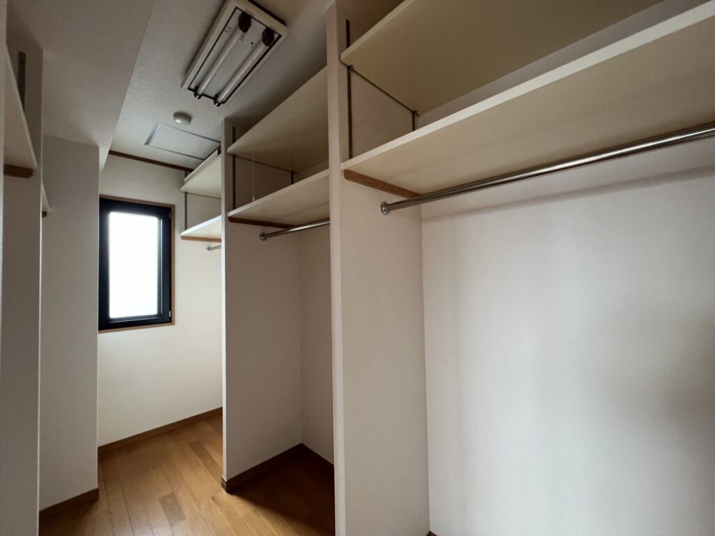 Bedroom 22.8 sqm with WIC