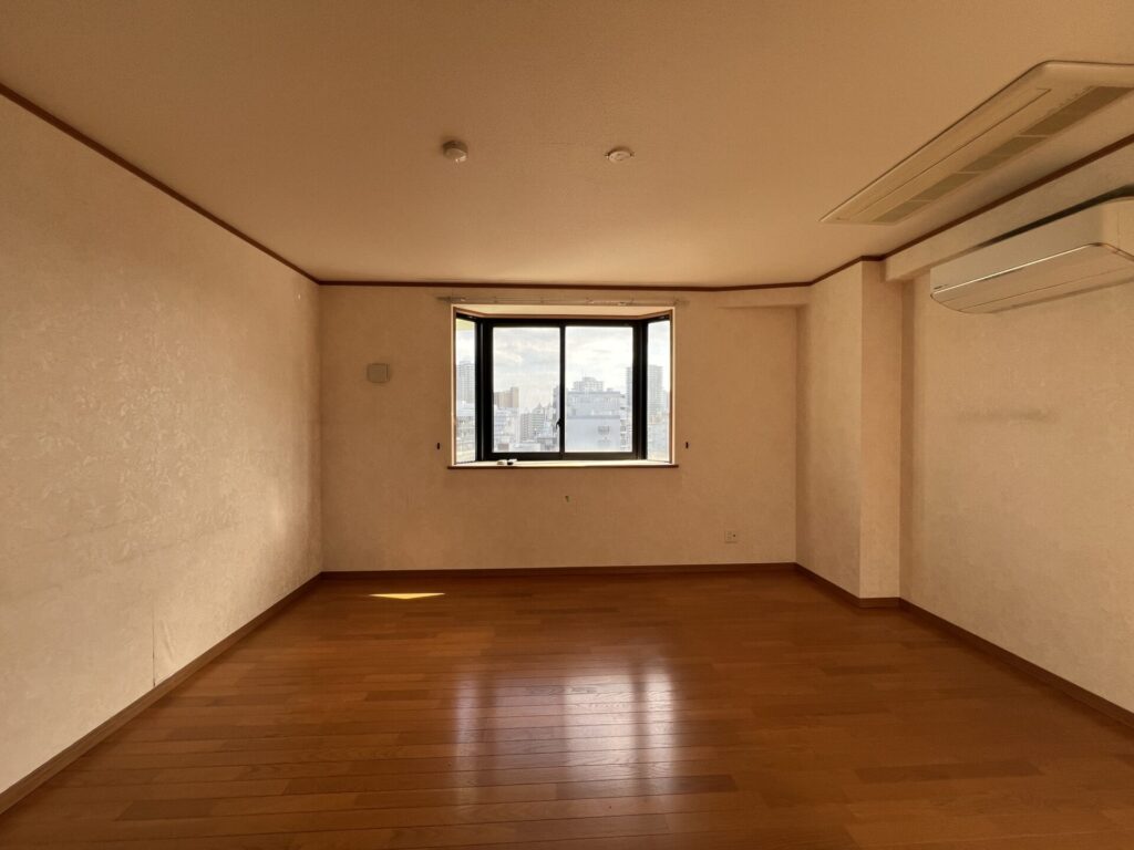 Bedroom 22.8 sqm with WIC