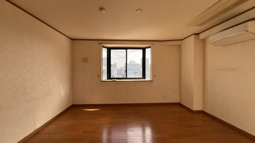 Bedroom 22.8 sqm with WIC