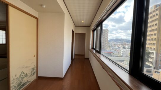 Hallway outside the Tatami room