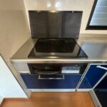 Kitchen - Electric stove
