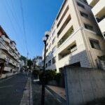 Outside shot and Hunterzaka street
