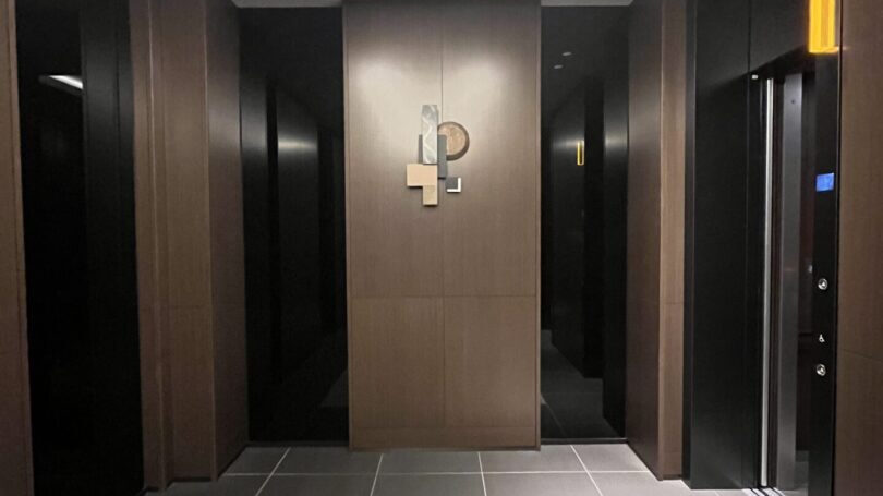 Elevator hall